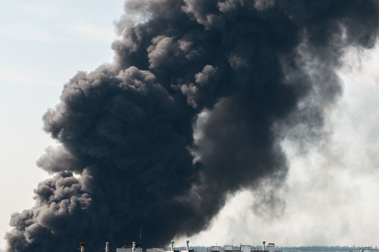 Großbrand im Zementwerk Burglengenfeld – Anwohner in Alarmbereitschaft!